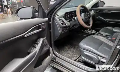 Kia Seltos 2023 1.6 Автомат в Москве № 286919, миниатюра 10