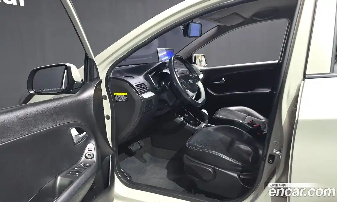 Kia Morning 2016 1.0 Автомат в Москве № 287816, фото 13