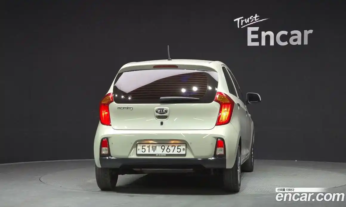 Kia Morning 2016 1.0 Автомат в Москве № 287816, фото 15