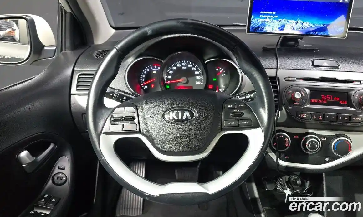 Kia Morning 2016 1.0 Автомат в Москве № 287816, фото 17