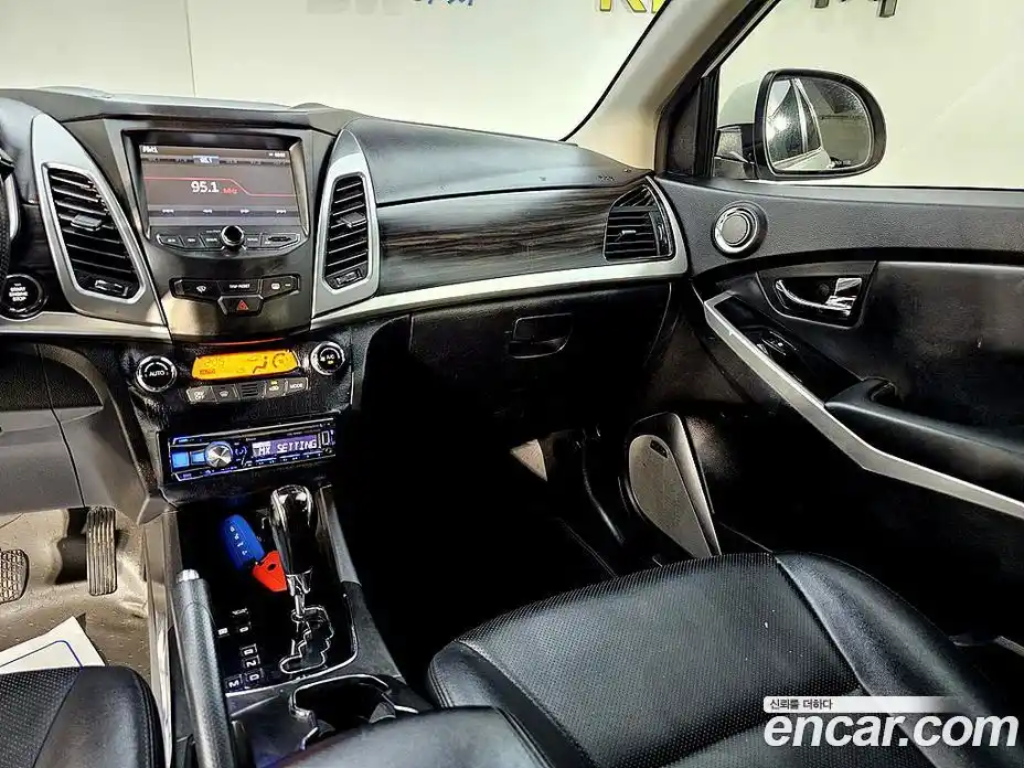 SsangYong Korando 2014 2.0 Автомат в Москве № 30748, фото 9