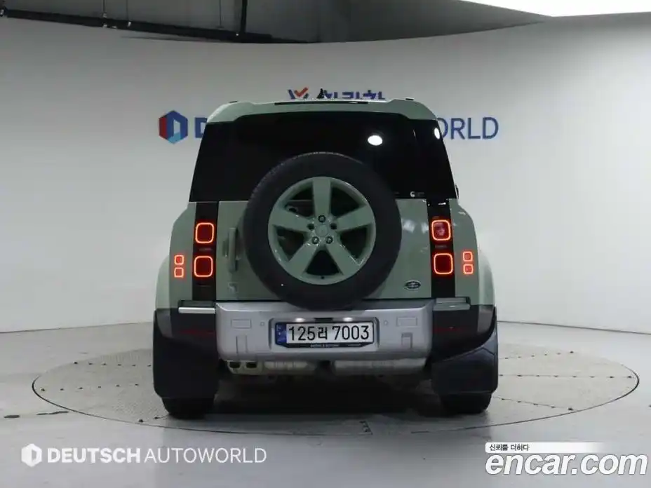 Land Rover Defender 2023 3.0 Автомат в Москве № 316414, фото 4