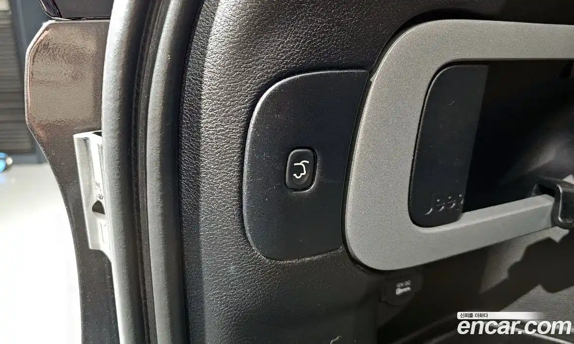 Jeep Cherokee 2015 2.0 Автомат в Москве № 318267, фото 15