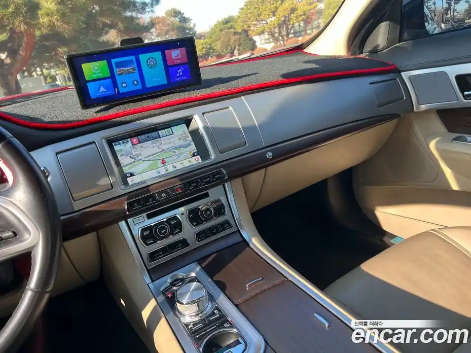 Jaguar XF 2014 2.2 Автомат в Москве № 331525, фото 14