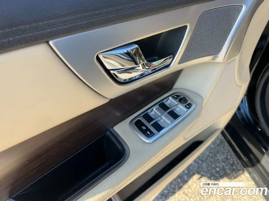 Jaguar XF 2014 2.2 Автомат в Москве № 331525, фото 15