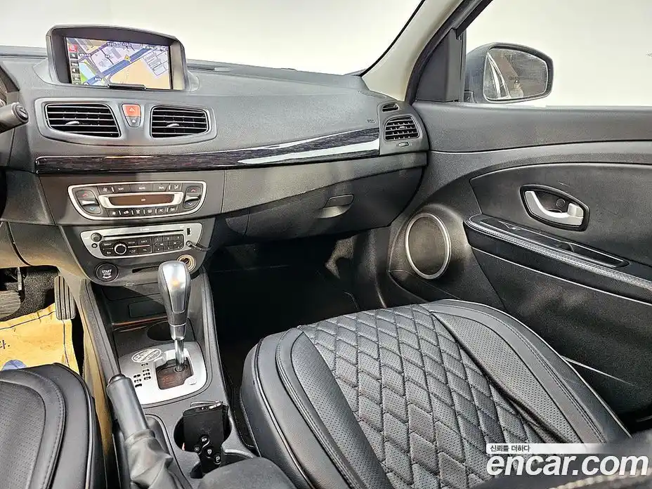 Renault SM3 2015 1.6 Автомат в Москве № 356680, фото 10