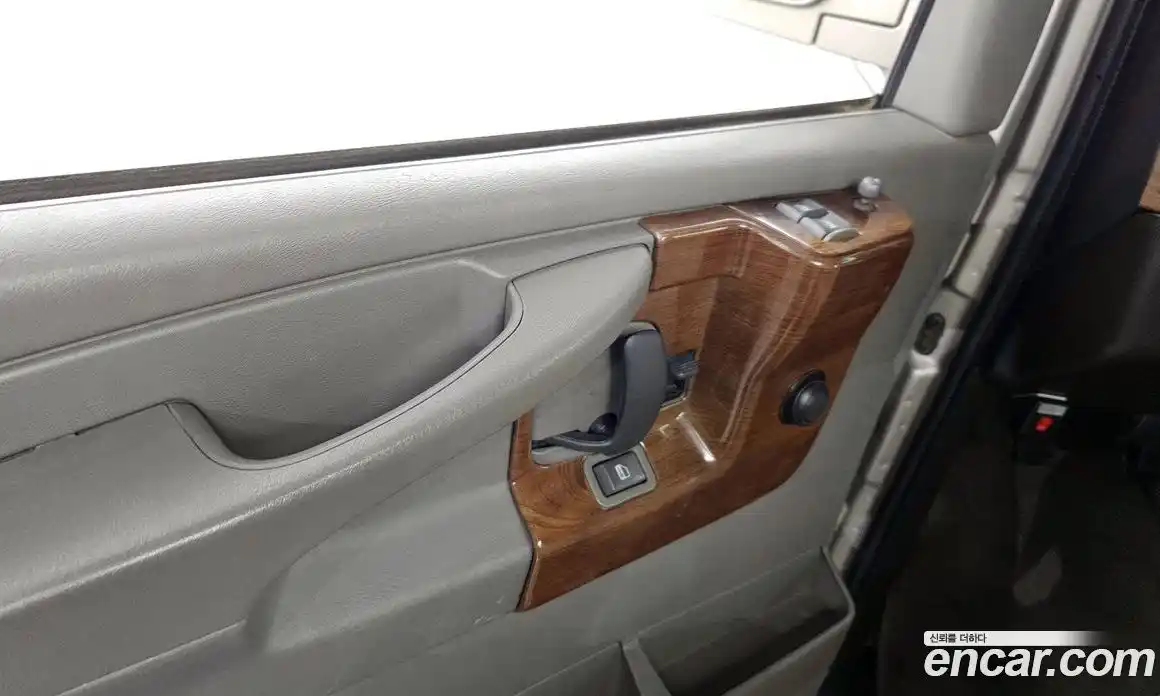 Chevrolet Express Van 2006 6.0 Автомат в Москве № 385310, фото 16