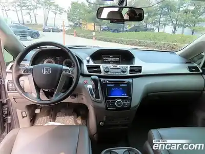 Honda Odyssey 2016 3.5 Автомат в Москве № 402656, миниатюра 8