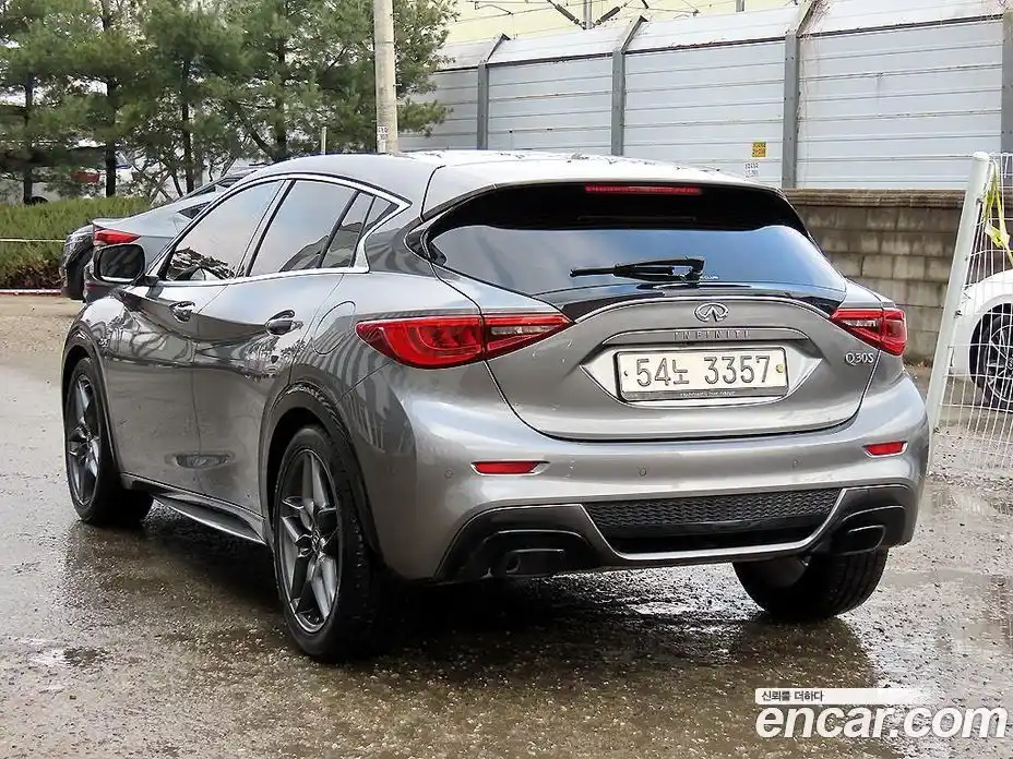 Infiniti Q30 2018 2.0 Автомат в Москве № 433602, фото 3