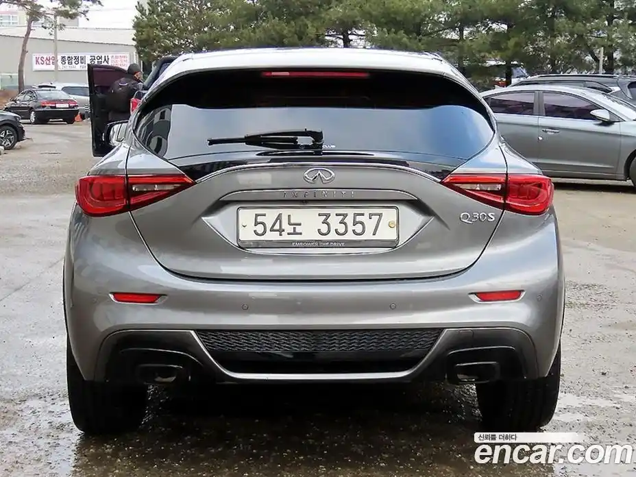 Infiniti Q30 2018 2.0 Автомат в Москве № 433602, фото 4