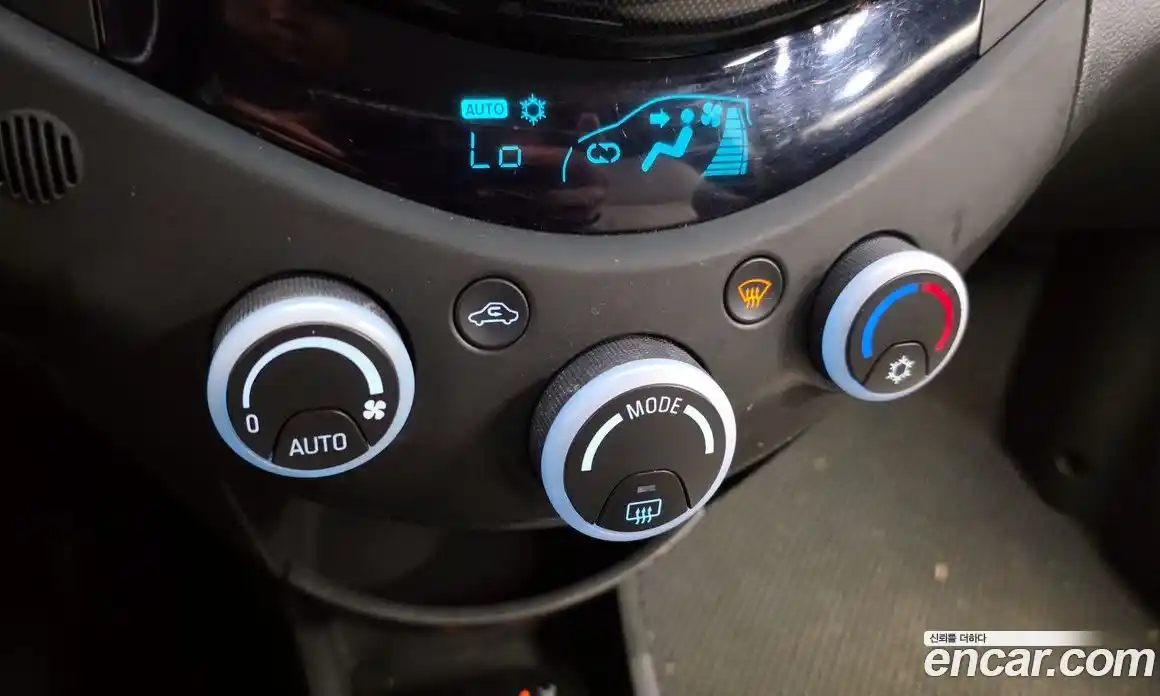 Chevrolet Spark 2012 1.0 Автомат в Москве № 492580, фото 17