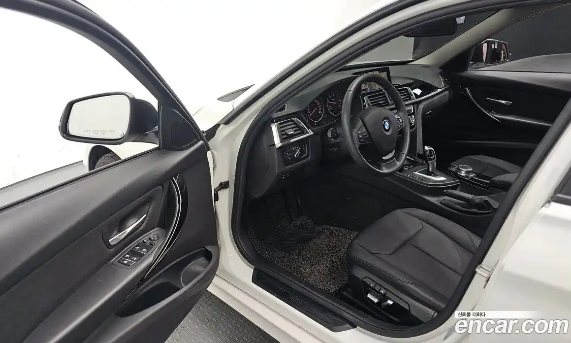 BMW 3-Series 2018 2.0 Автомат в Москве № 492637, фото 11