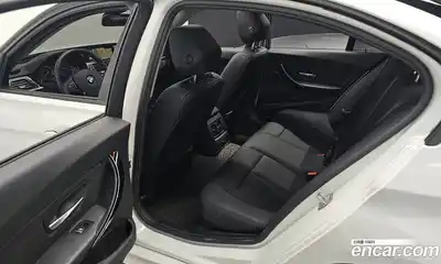 BMW 3-Series 2018 2.0 Автомат в Москве № 492637, миниатюра 12