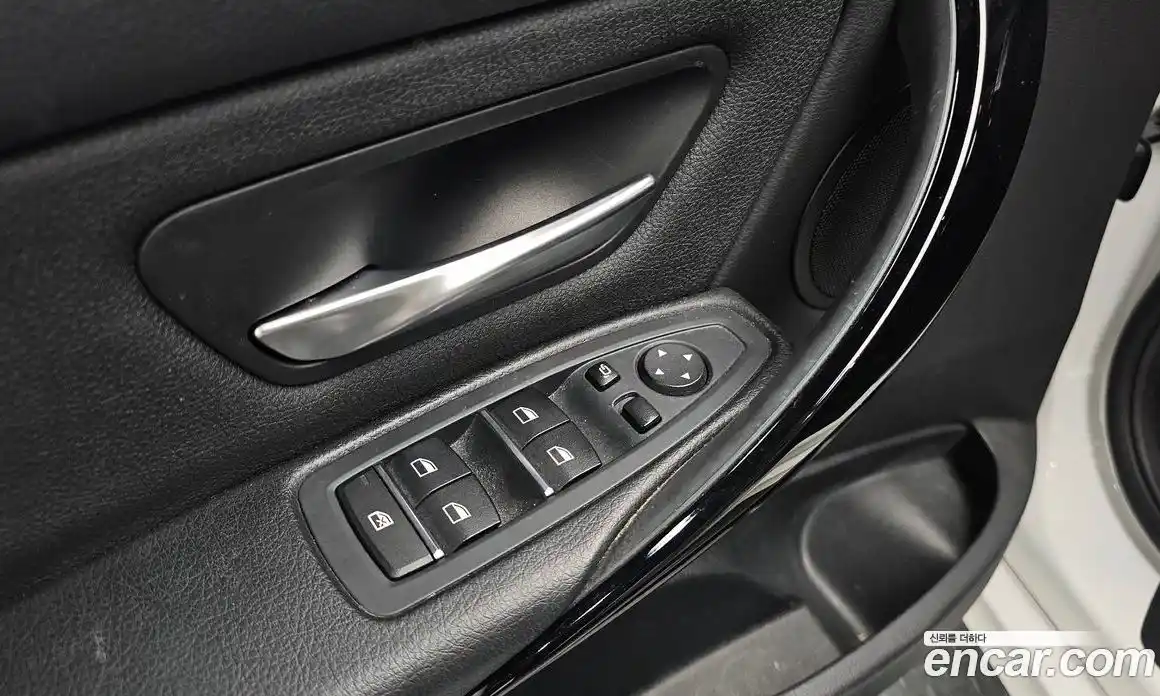 BMW 3-Series 2018 2.0 Автомат в Москве № 492637, фото 17