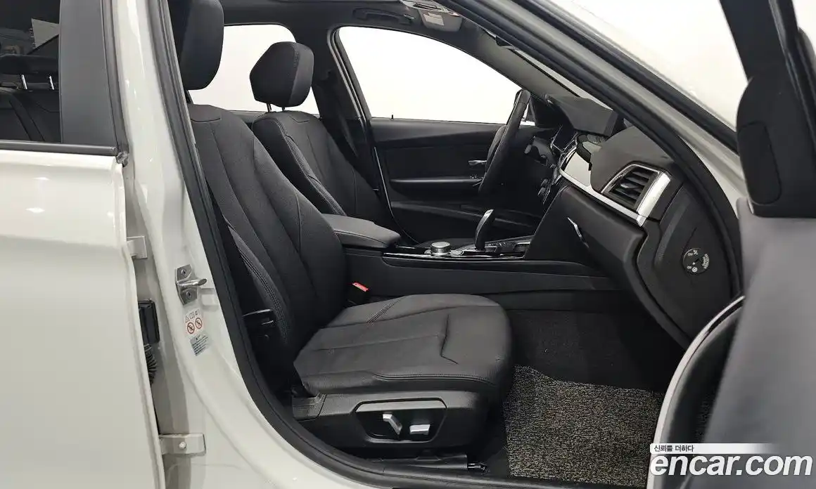 BMW 3-Series 2018 2.0 Автомат в Москве № 492637, фото 10