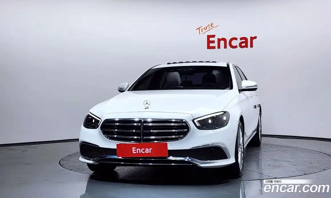 Mercedes-Benz E-Class 2021 2.0 Автомат в Москве № 494014, фото 3