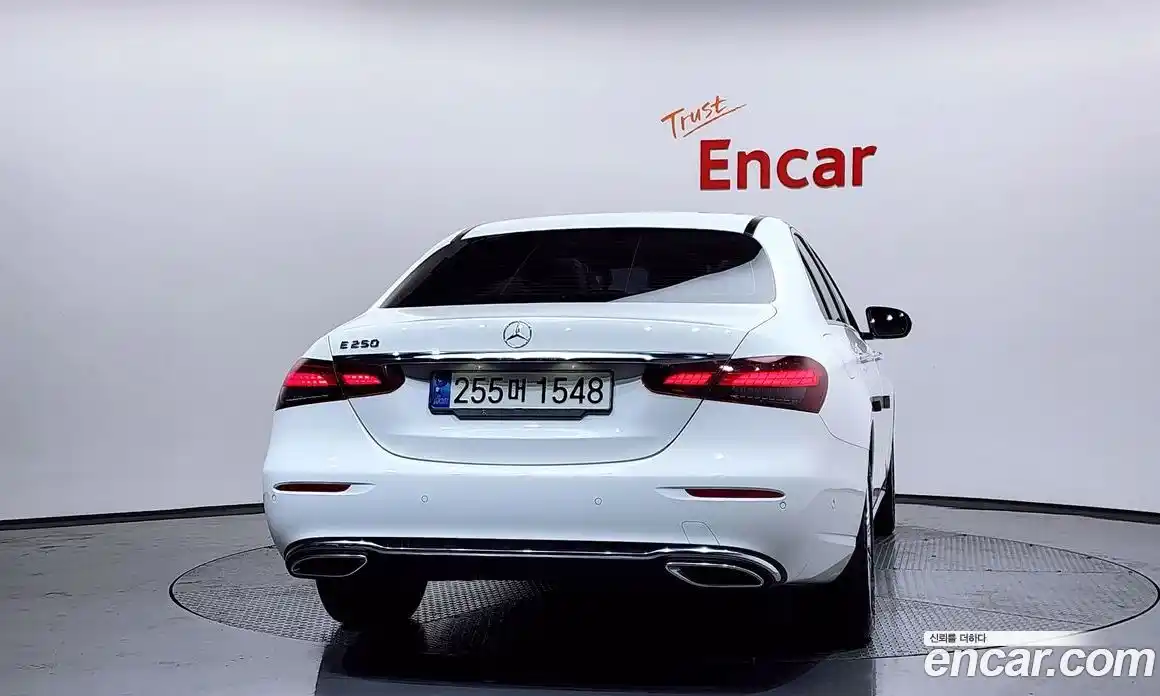 Mercedes-Benz E-Class 2021 2.0 Автомат в Москве № 494014, фото 4