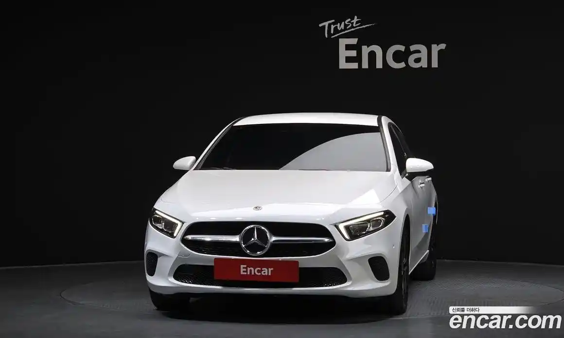 Mercedes-Benz A-Class 2021 2.0 Автомат в Москве № 494872, фото 3