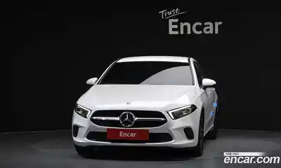 Mercedes-Benz A-Class 2021 2.0 Автомат в Москве № 494872, миниатюра 3