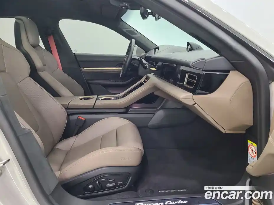 Porsche Taycan 2024 0.1 Автомат в Москве № 498443, фото 12