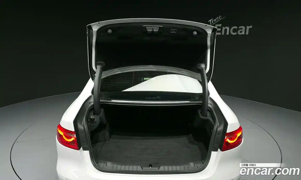 Jaguar XF 2018 2.0 Автомат в Москве № 500232, фото 20