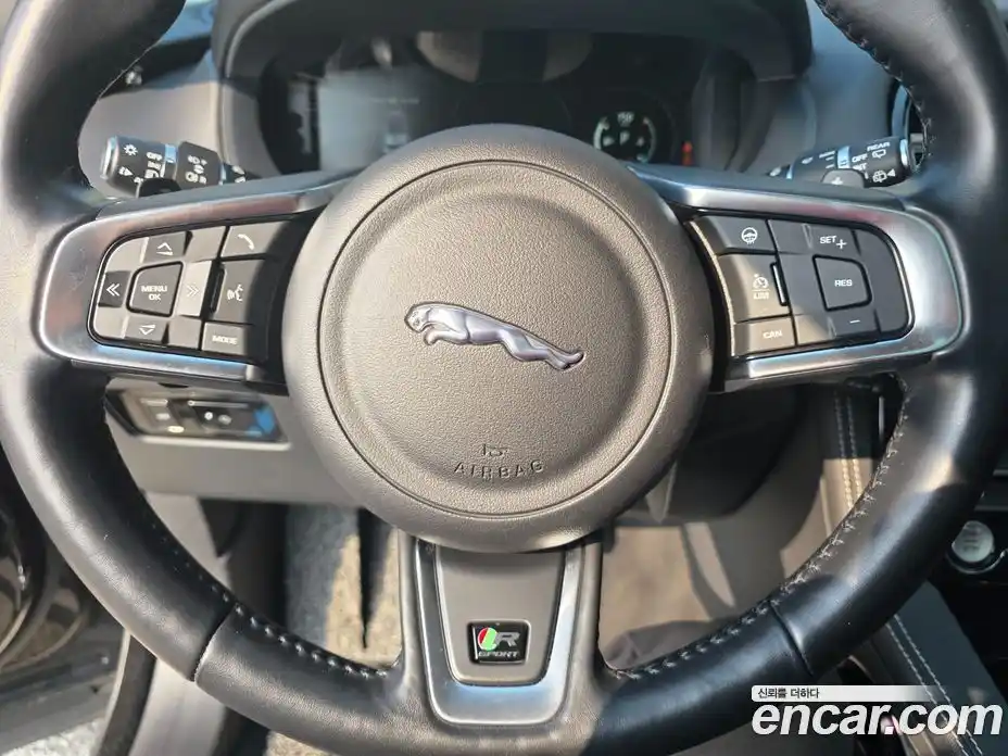 Jaguar F-Pace 2017 2.0 Автомат в Москве № 500314, фото 4