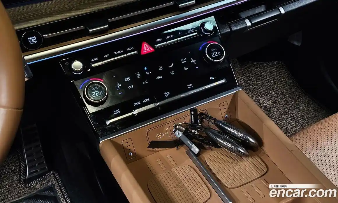 Hyundai Santa Fe 2024 1.6 Автомат в Москве № 517994, фото 18