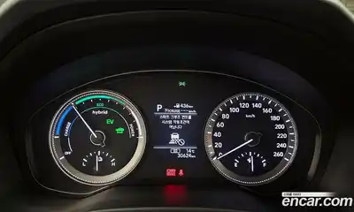 Hyundai Grandeur 2018 2.4 Автомат в Москве № 518239, миниатюра 8