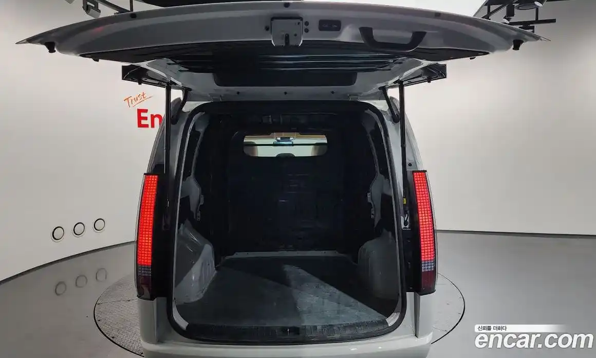 Hyundai Staria 2024 3.5 Автомат в Москве № 518500, фото 20