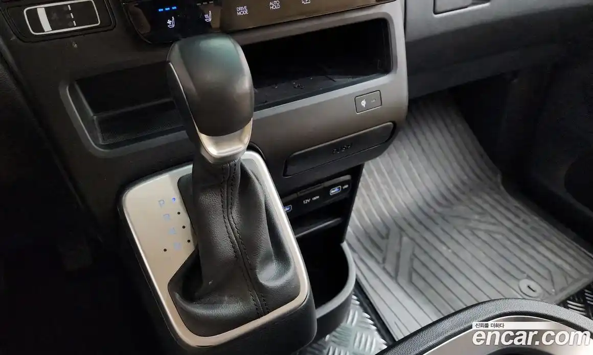 Hyundai Staria 2024 3.5 Автомат в Москве № 518500, фото 9