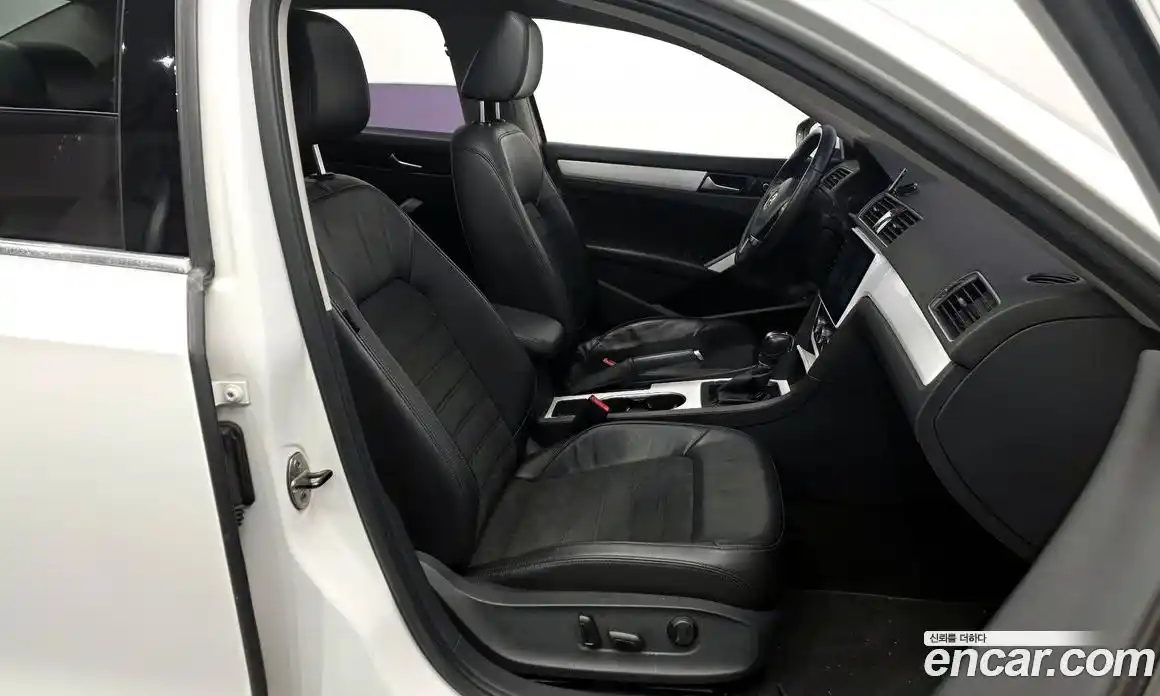 Volkswagen Passat 2013 2.0 Автомат в Москве № 520809, фото 11