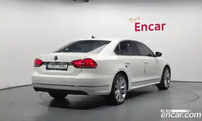 Volkswagen Passat 2013 2.0 Автомат в Москве № 520809, миниатюра 2
