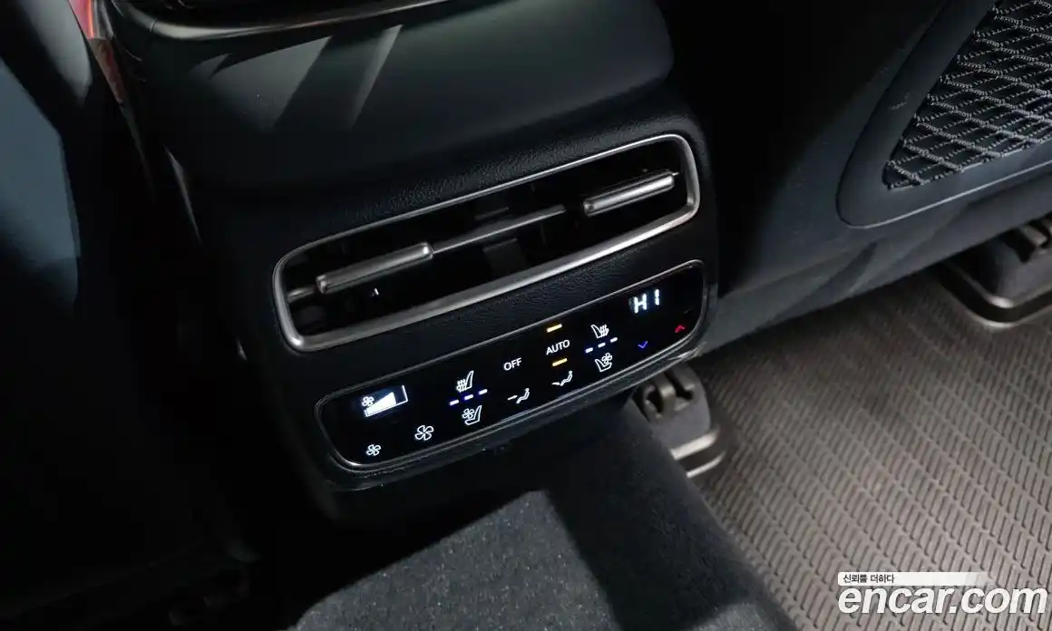 Genesis GV70 2025 2.5 Автомат в Москве № 523274, фото 17