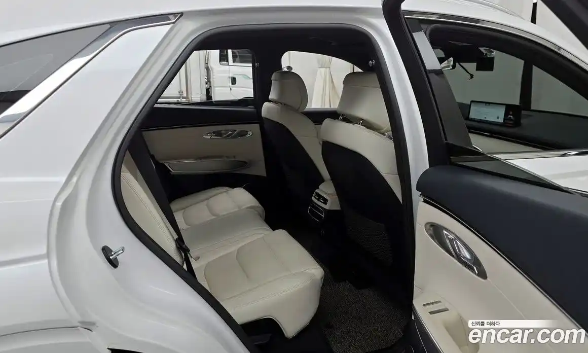 Genesis GV70 2022 0.1 Автомат в Москве № 523879, фото 12