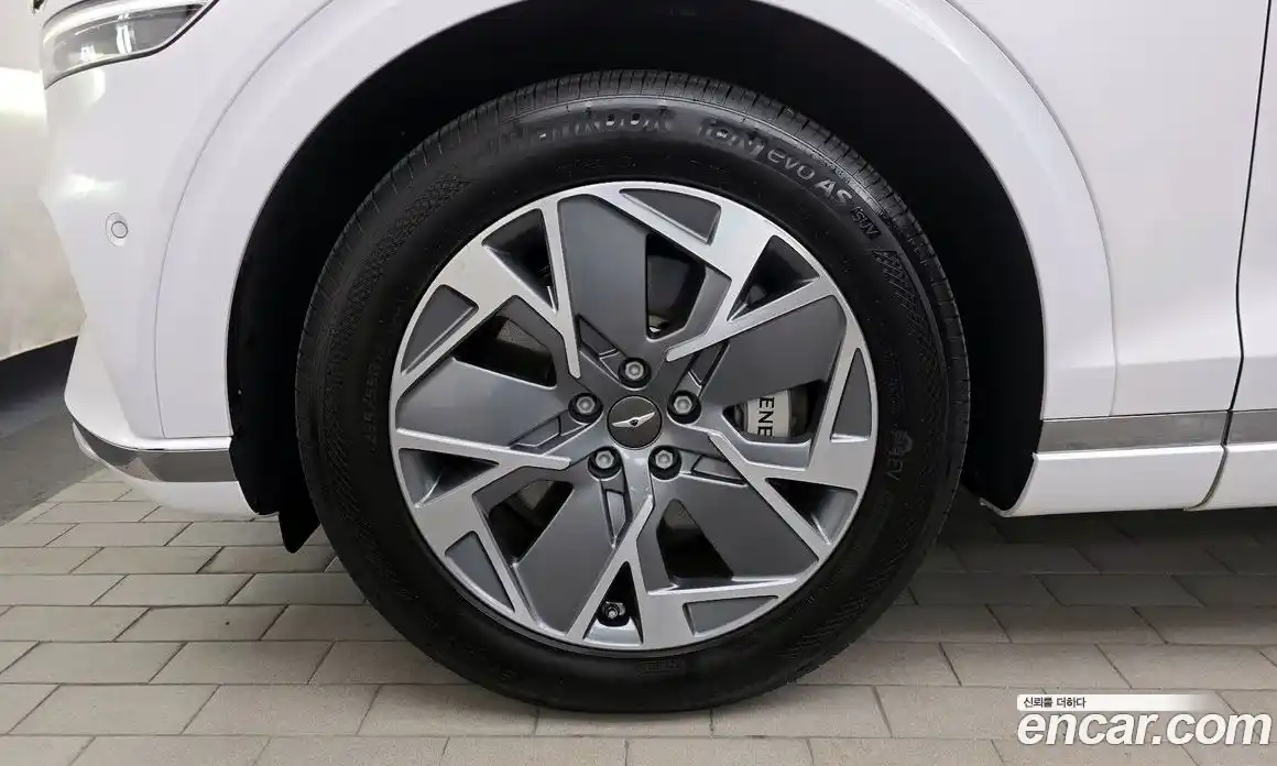 Genesis GV70 2022 0.1 Автомат в Москве № 523879, фото 5