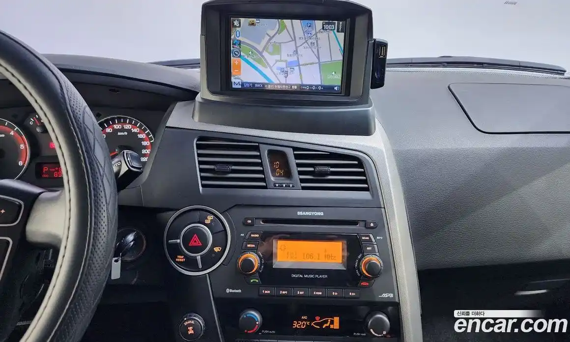 SsangYong Korando 2014 2.0 Автомат в Москве № 526091, фото 15