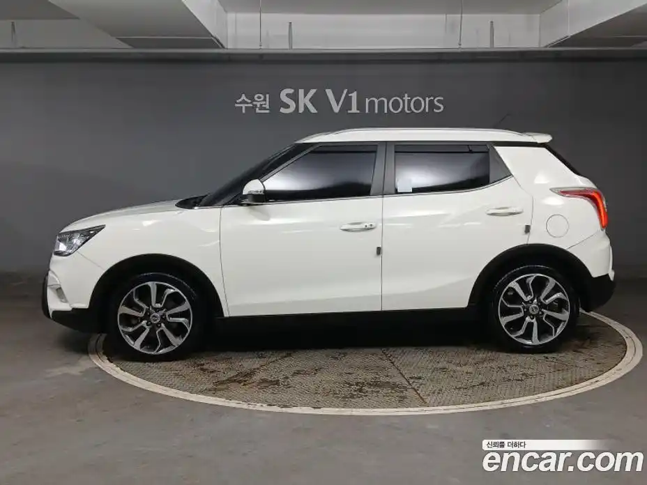 SsangYong TIBOLI 2016 1.6 Автомат в Москве № 526342, фото 2