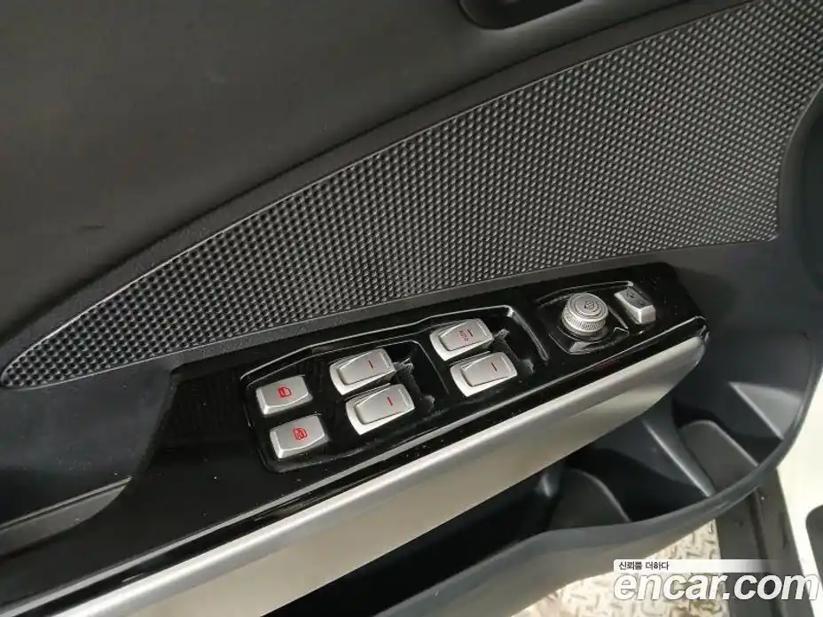 SsangYong TIBOLI 2016 1.6 Автомат в Москве № 526342, фото 10