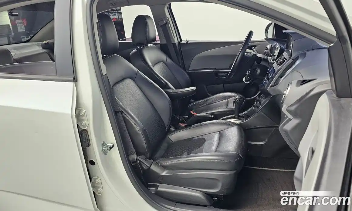 Chevrolet Aveo 2015 1.4 Автомат в Москве № 527986, фото 13