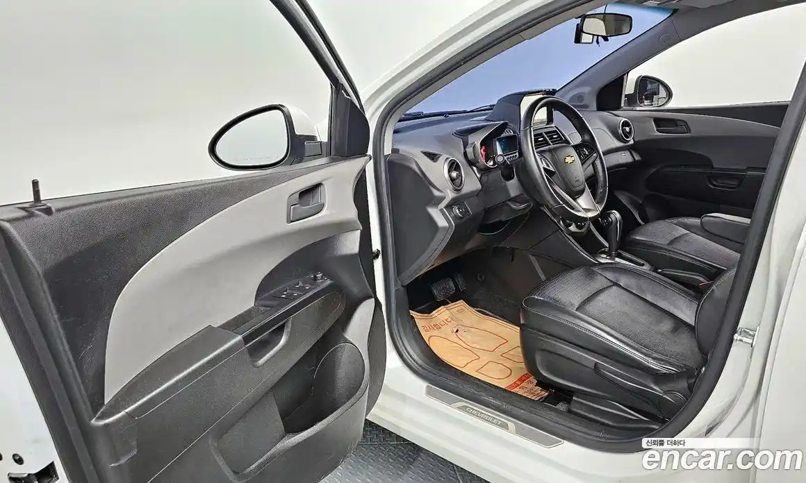 Chevrolet Aveo 2015 1.4 Автомат в Москве № 527986, фото 10