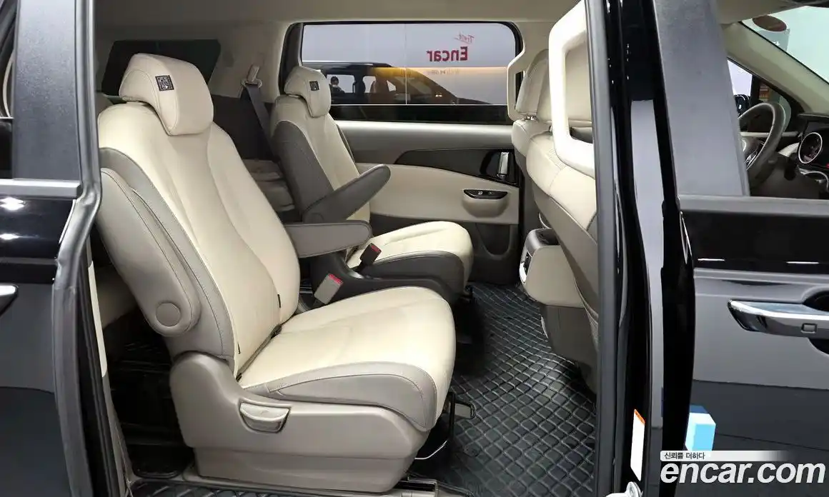 Kia Canival 2023 2.2 Автомат в Москве № 532165, фото 12