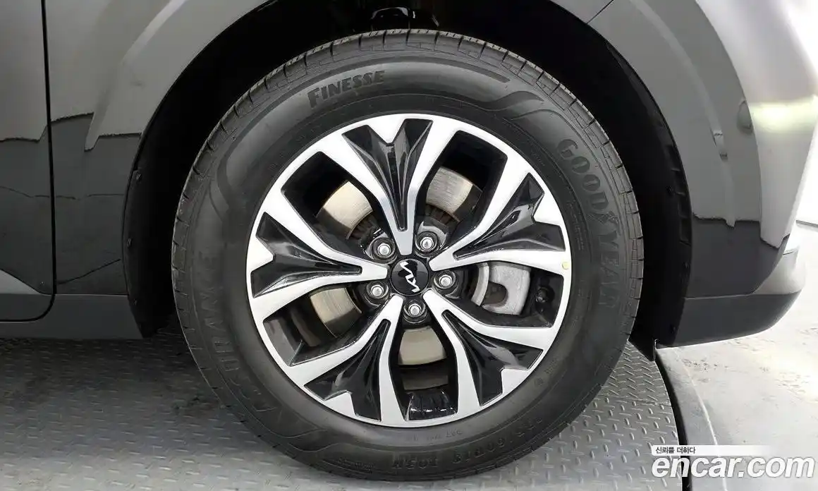 Kia Canival 2023 2.2 Автомат в Москве № 532165, фото 5