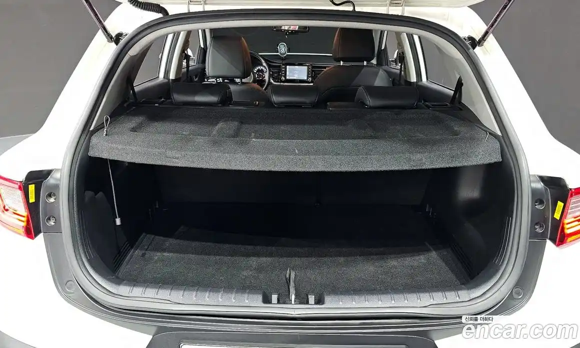 Kia Stonic 2019 1.4 Автомат в Москве № 532563, фото 20