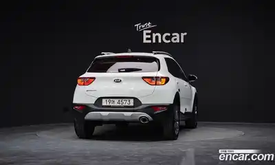 Kia Stonic 2019 1.4 Автомат в Москве № 532563, миниатюра 4