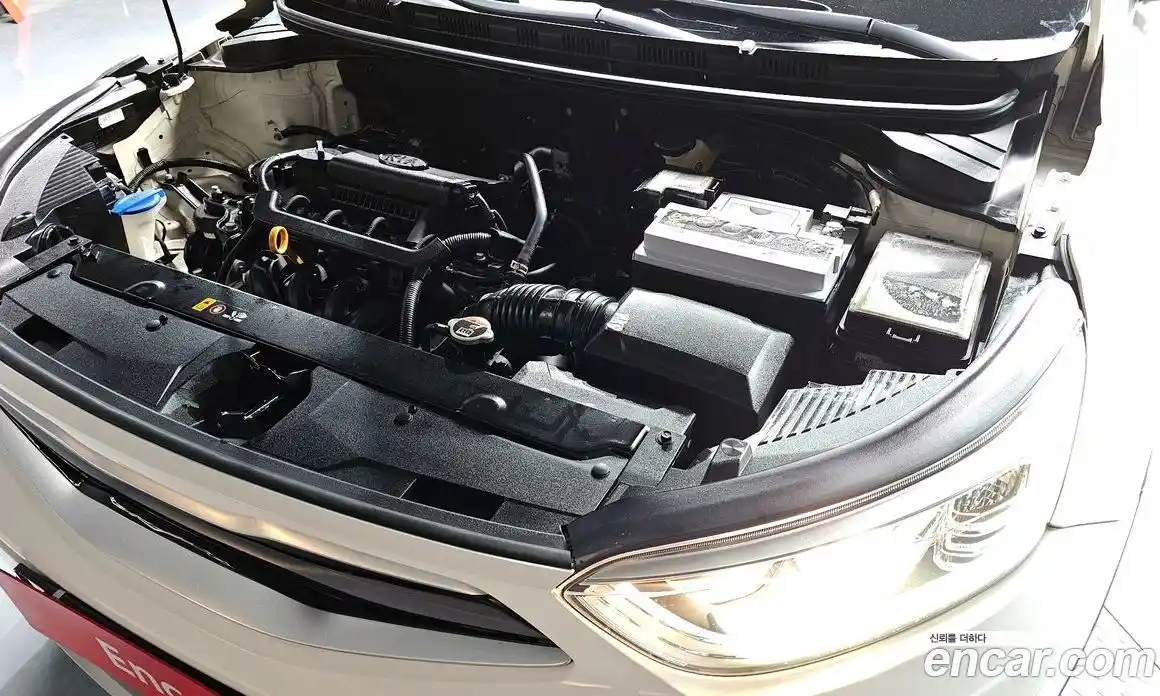 Kia Stonic 2019 1.4 Автомат в Москве № 532563, фото 6