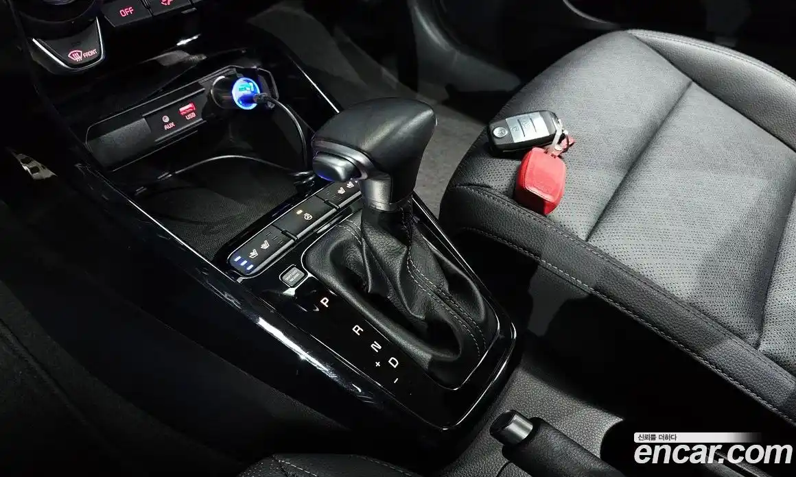 Kia Stonic 2019 1.4 Автомат в Москве № 532563, фото 9