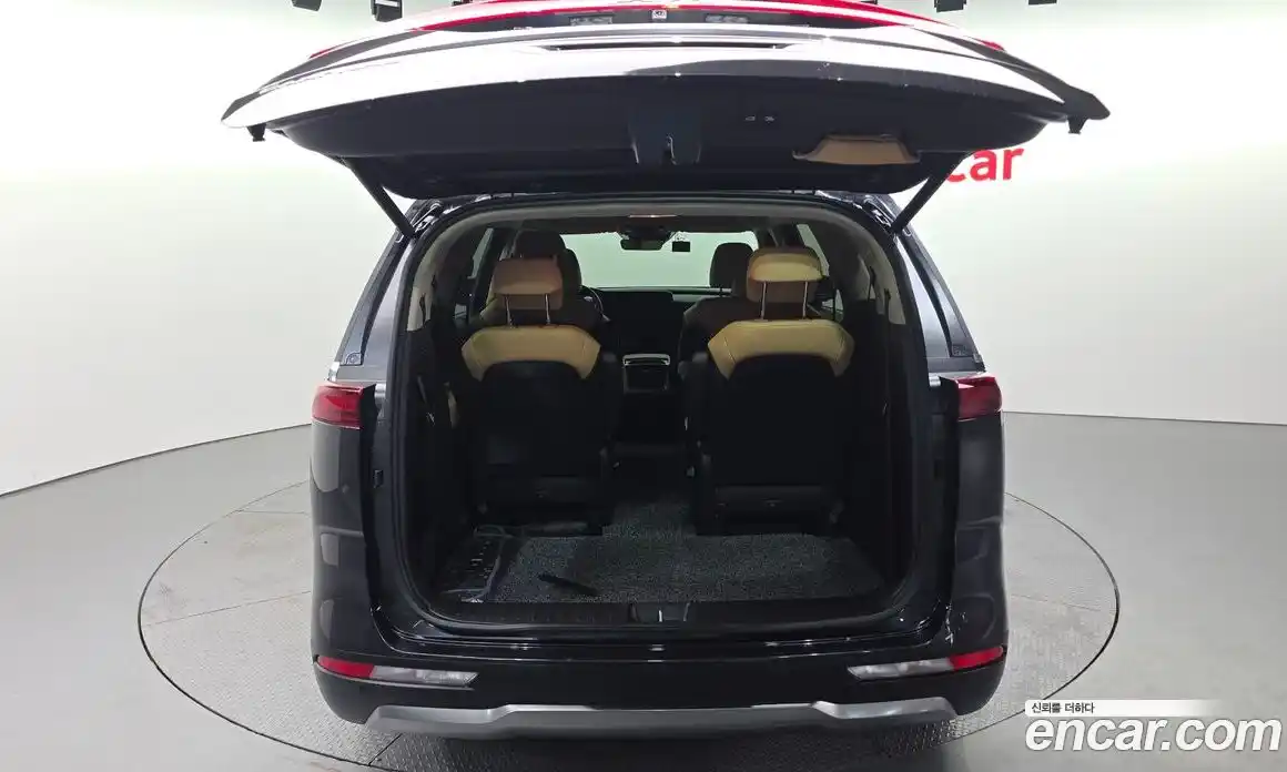 Kia Canival 2022 2.2 Автомат в Москве № 532600, фото 20