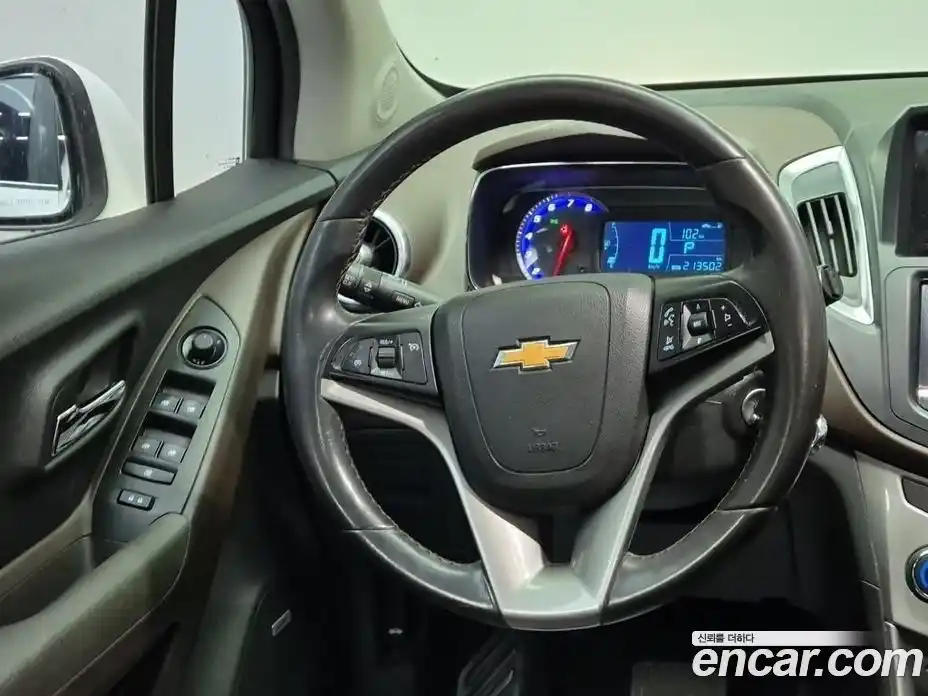 Chevrolet Trax 2013 1.4 Автомат в Москве № 533170, фото 9