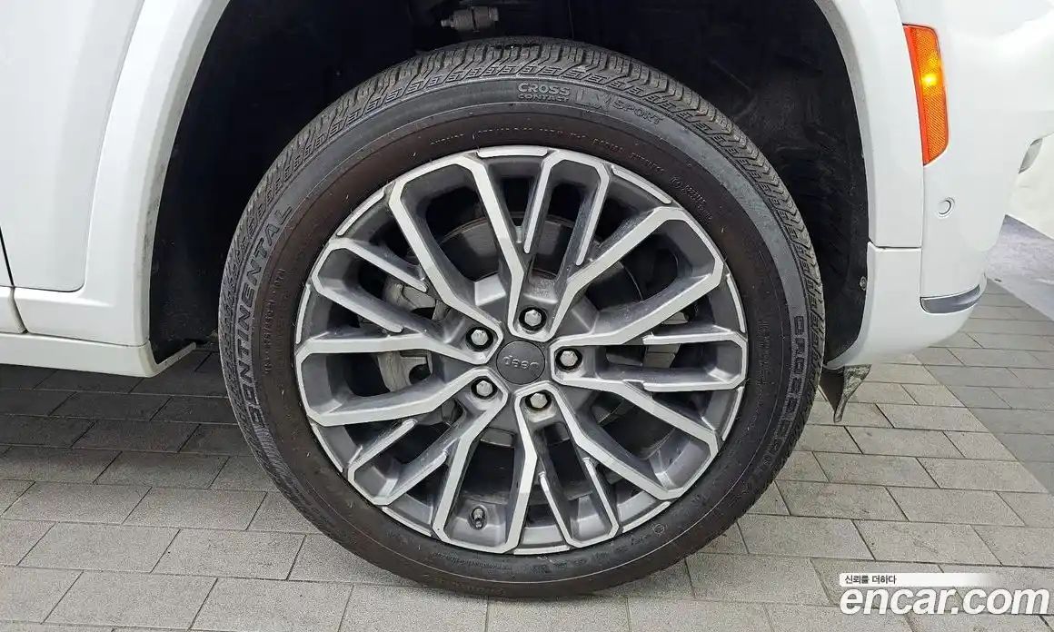 Jeep Cherokee 2023 3.6 Автомат в Москве № 534857, фото 5