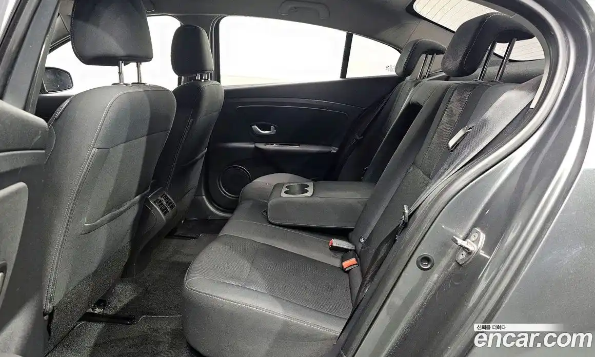 Renault SM3 2016 1.6 Автомат в Москве № 535709, фото 11